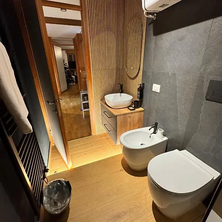 아파트 The Queen In The Snow